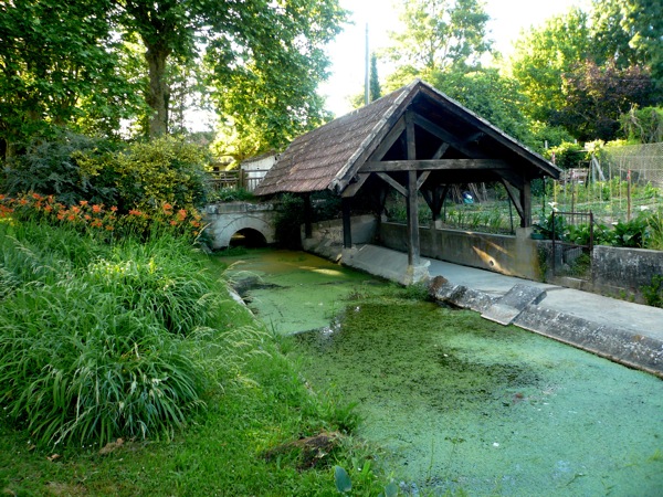 lavoir riviere.JPG