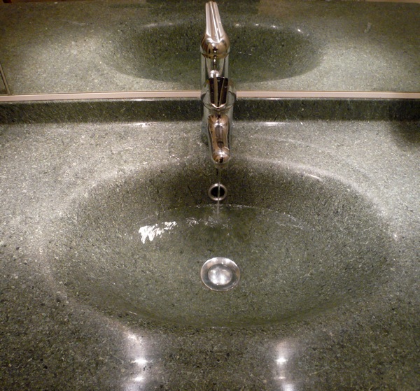 lavabo riviere.JPG
